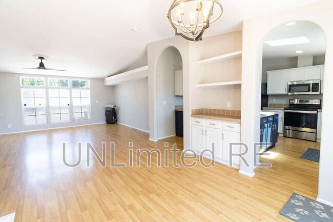 Foto del edificio - 1679 W Stephen Dr