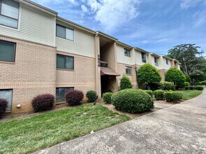 Building Photo - 4806 Spring Lake Dr