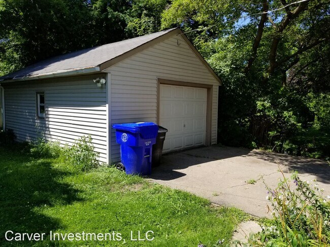 Building Photo - 4 br, 1 bath House - 1529 N Oneida Street