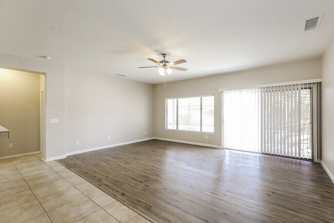 Building Photo - 5111 W Grenadine Rd