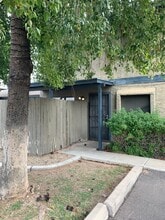 Building Photo - 286 W Palomino Dr