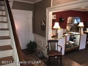 espacio de venta minorista - 303 Wyoming Ave