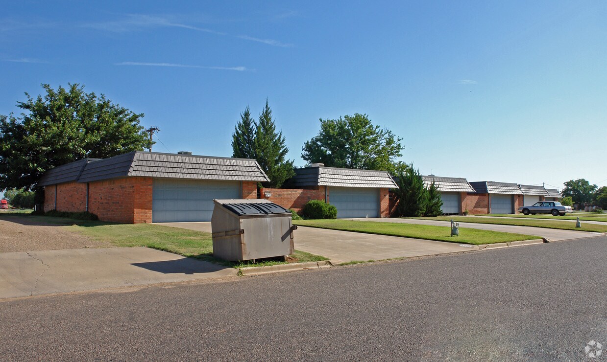 Foto principal - 2800 Edgemere Dr