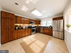 Building Photo - 10701 Kings Riding Way