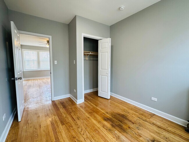 Foto del edificio - 5901-5911 W Huron St