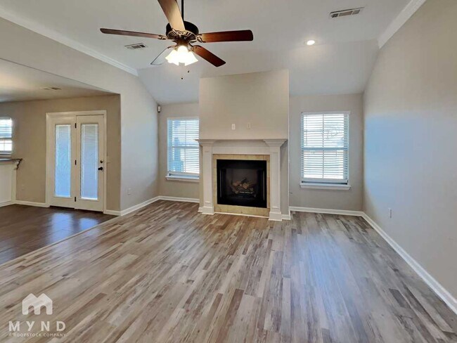 Foto del edificio - 440 Timber Ridge St