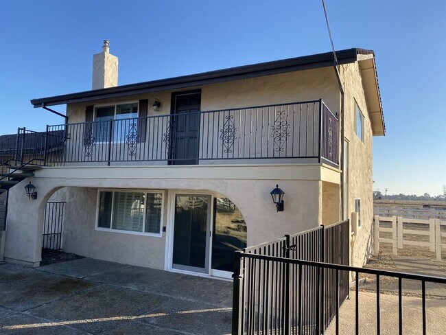 Building Photo - Unique One Bedroom on a ranch