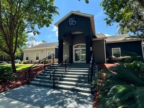 Leasing Office/Clubhouse - The Boulevard at Tallahassee - Student Living