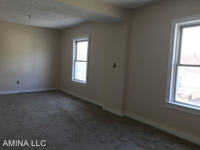 Building Photo - 388 1st St