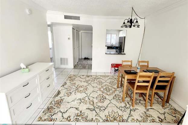 Foto del edificio - 1638 Embassy Dr