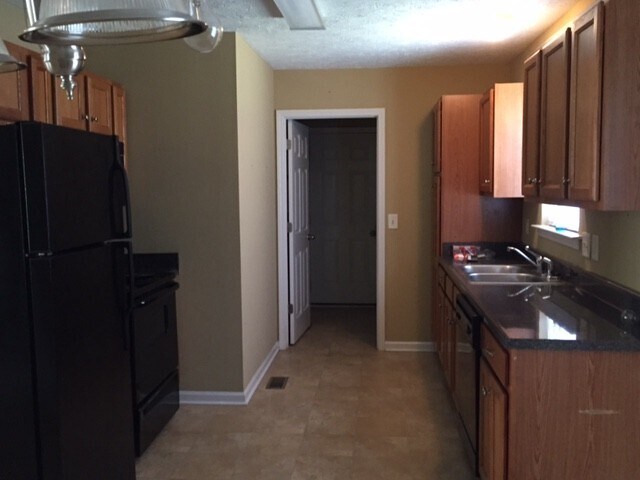 Foto del edificio - 3 bedroom 2 bath home in Stewarts Creek area.