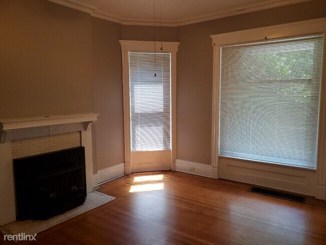 Building Photo - 5 br, 2.5 bath House - 3920 S THIRD