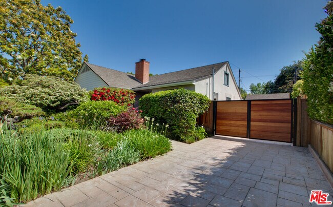 Foto del edificio - 3363 Colbert Ave