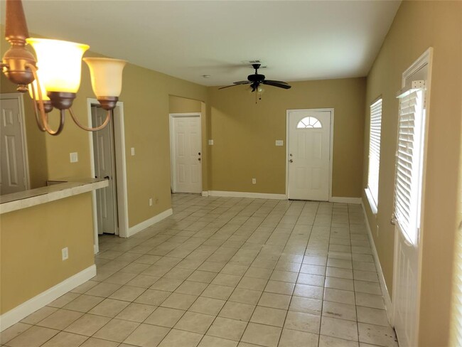 Foto del edificio - 7709 Rhobell St