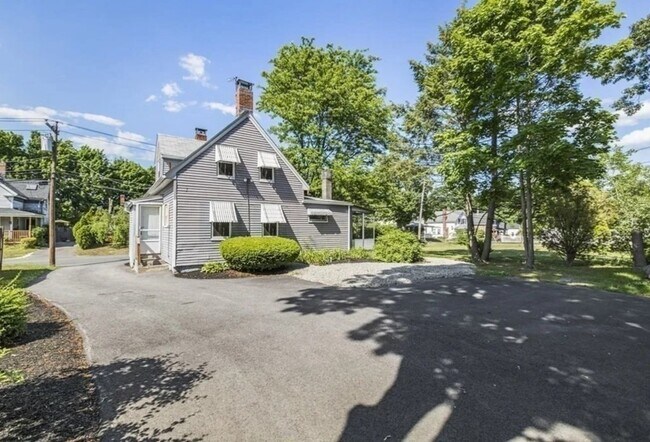 Building Photo - 65 Cottage St