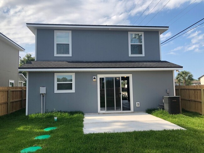 Foto del edificio - Newer 3/2.5 Home for Rent on The Southside!