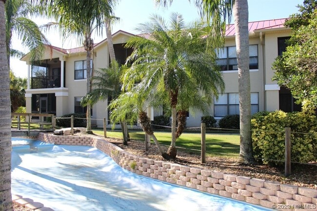 Building Photo - 404 Bouchelle Dr