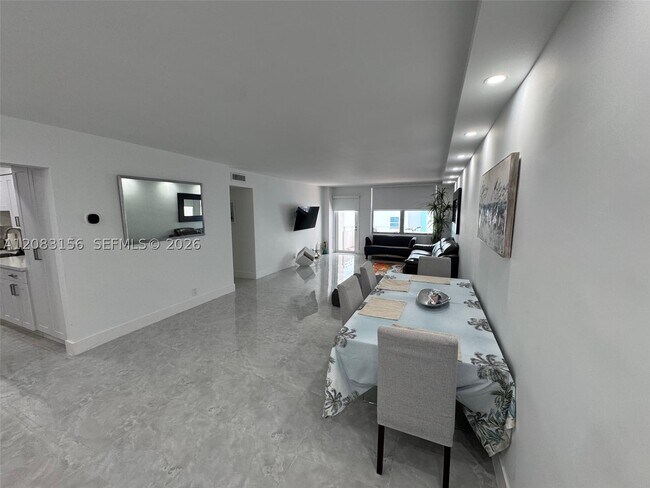 Building Photo - 9225 Collins Ave