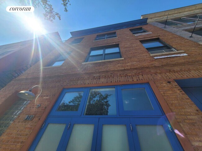 Foto del edificio - 162 Carlton Ave