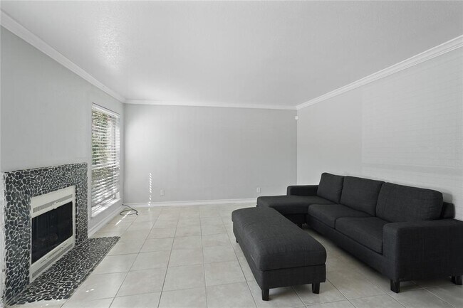 Foto del edificio - 17230 Imperial Valley Dr