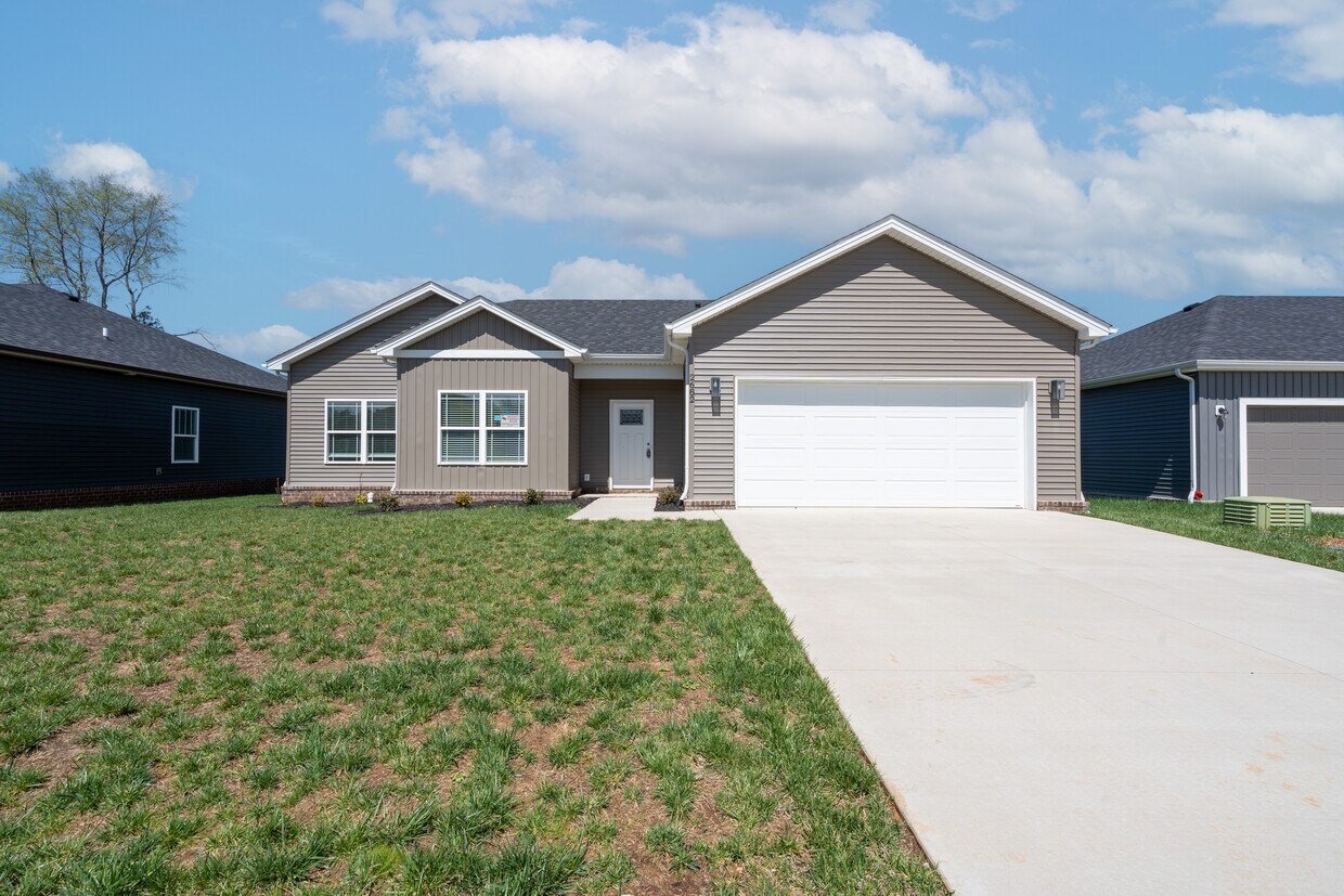 Primary Photo - 2682 Cedrus Ave