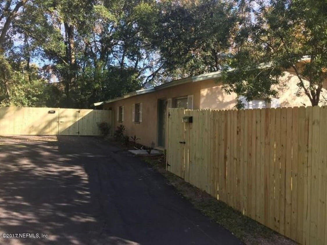 Primary Photo - Unit in Duplex