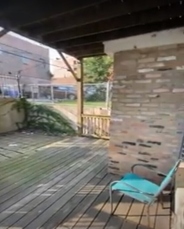 Private Deck - 1528 N Bosworth Ave