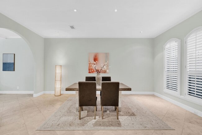 Building Photo - 2244 Sul Ross St