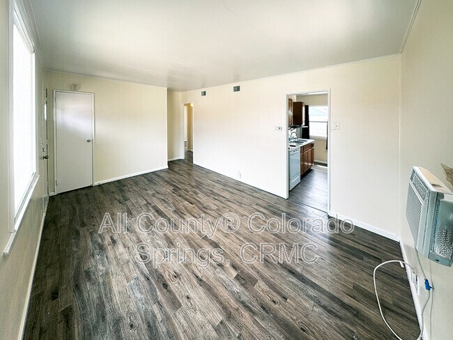 Building Photo - 607 Brookshire Ave
