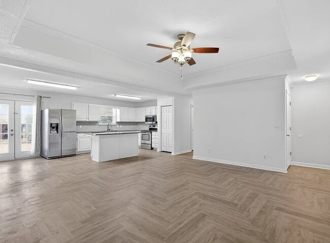 Building Photo - 1352 Farmwood Dr