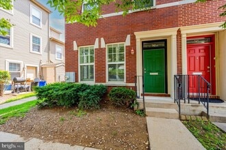 Building Photo - 745 S Juniper St