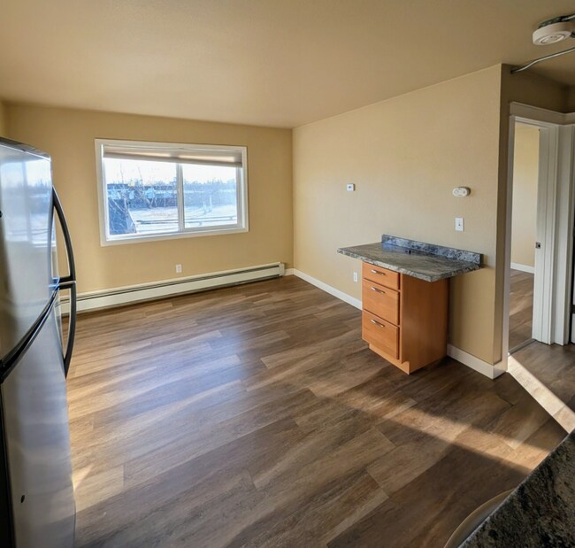 Building Photo - 618 Gambell St