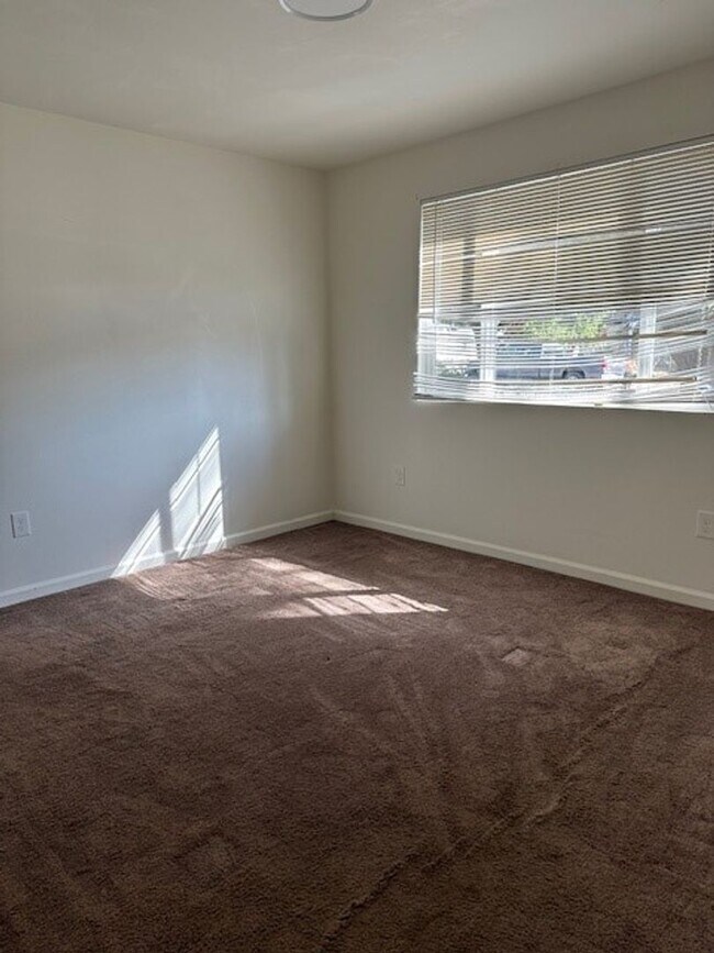 Building Photo - Two Bedroom One Bath Duplex