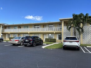 Building Photo - 1120 Boxwood Dr