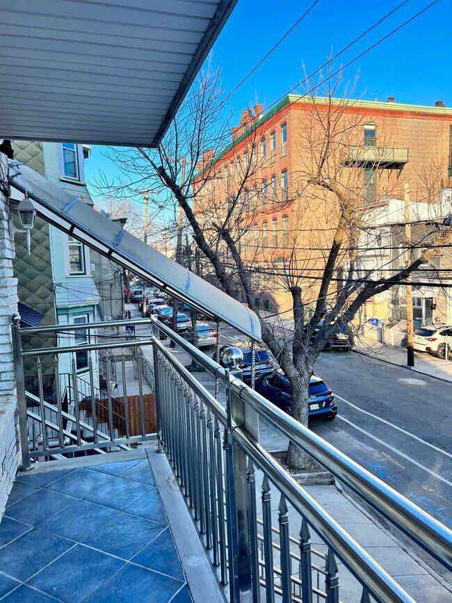 Building Photo - 115 Webster Ave