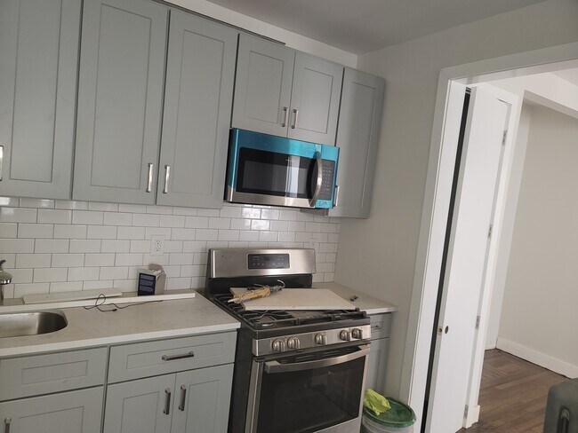 Foto del edificio - 237 E 94th St