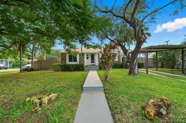 Building Photo - 6258 SW 39th St