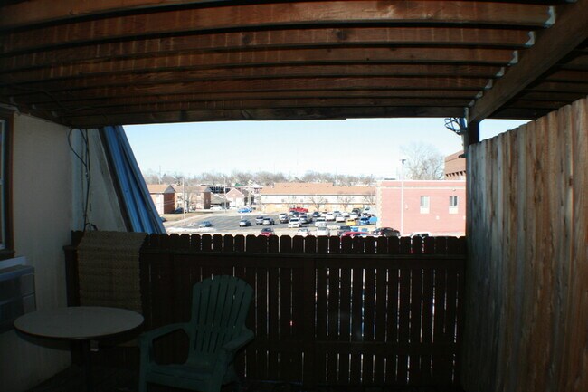 Building Photo - 116 27th St NE