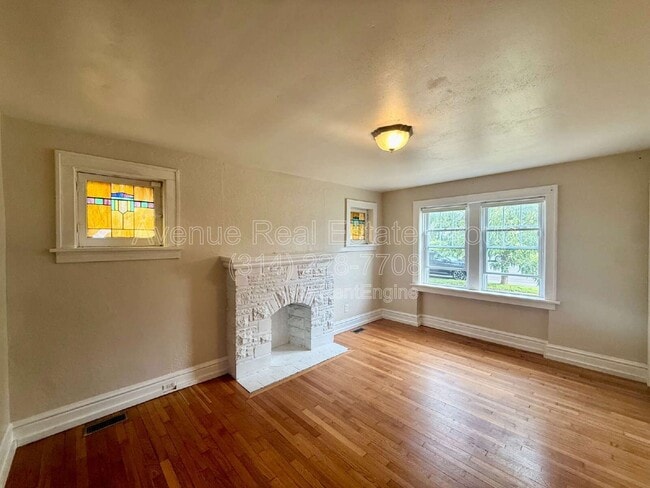 Building Photo - 5246 Chippewa St