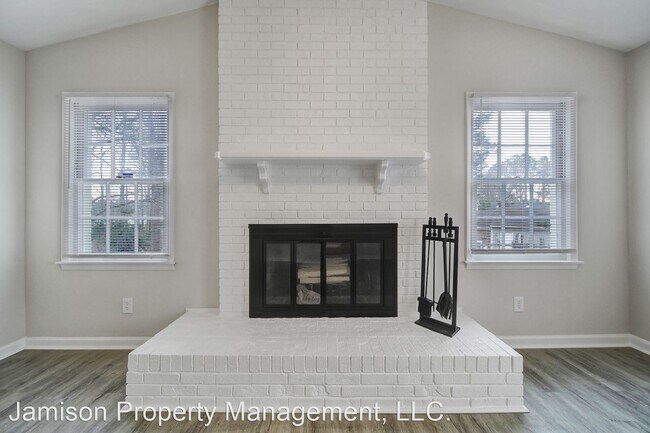 Building Photo - 3 br, 2.5 bath House - 4908 Rankin Place