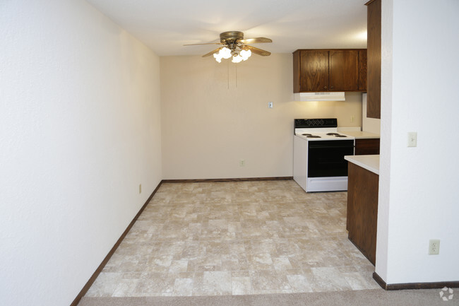 Dining Area - Saint Cloud Terrace