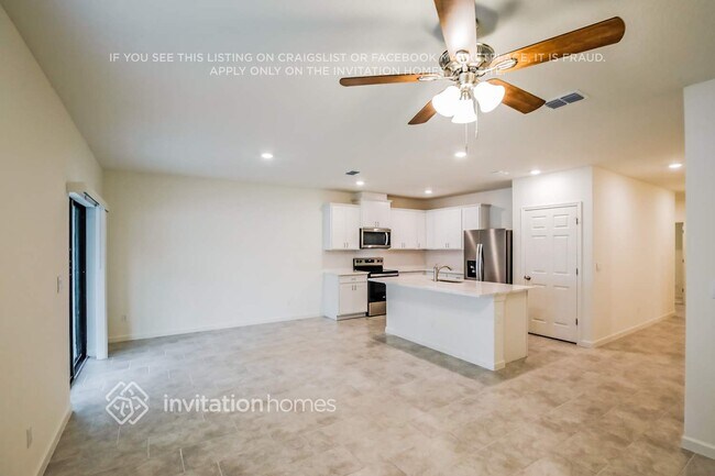 Foto del edificio - 565 Seaspray Dr