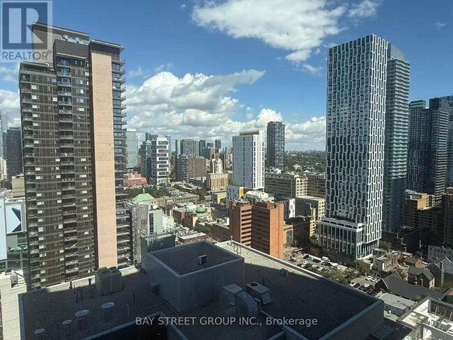 Photo du bâtiment - 210-3210 Victoria St