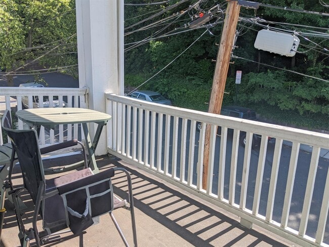 Building Photo - 64 Linden Ave