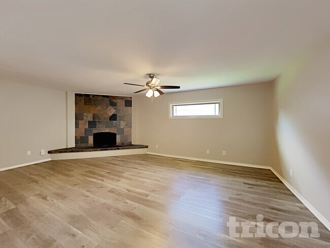 Foto del edificio - 416 Forestwood Dr
