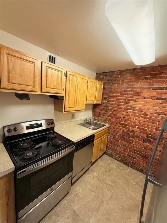 Foto del edificio - 66 Westland Ave