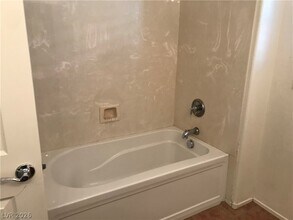 Building Photo - 9191 Dutch Oven Ct