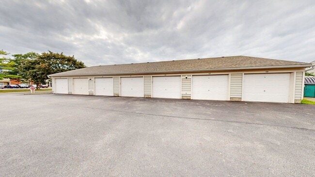 Foto del edificio - 6775 Meadow Creek Dr