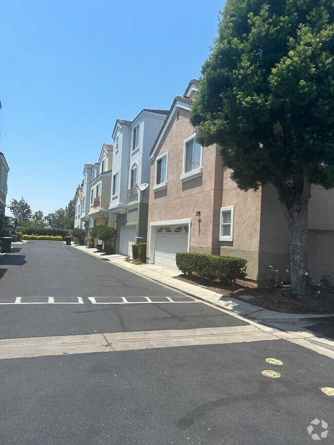 Building Photo - 10327 Eclipse Ct
