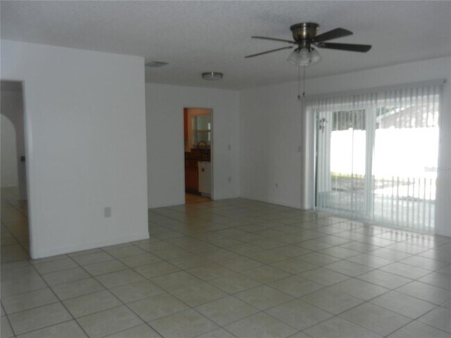 Building Photo - 2080 Southpointe Dr